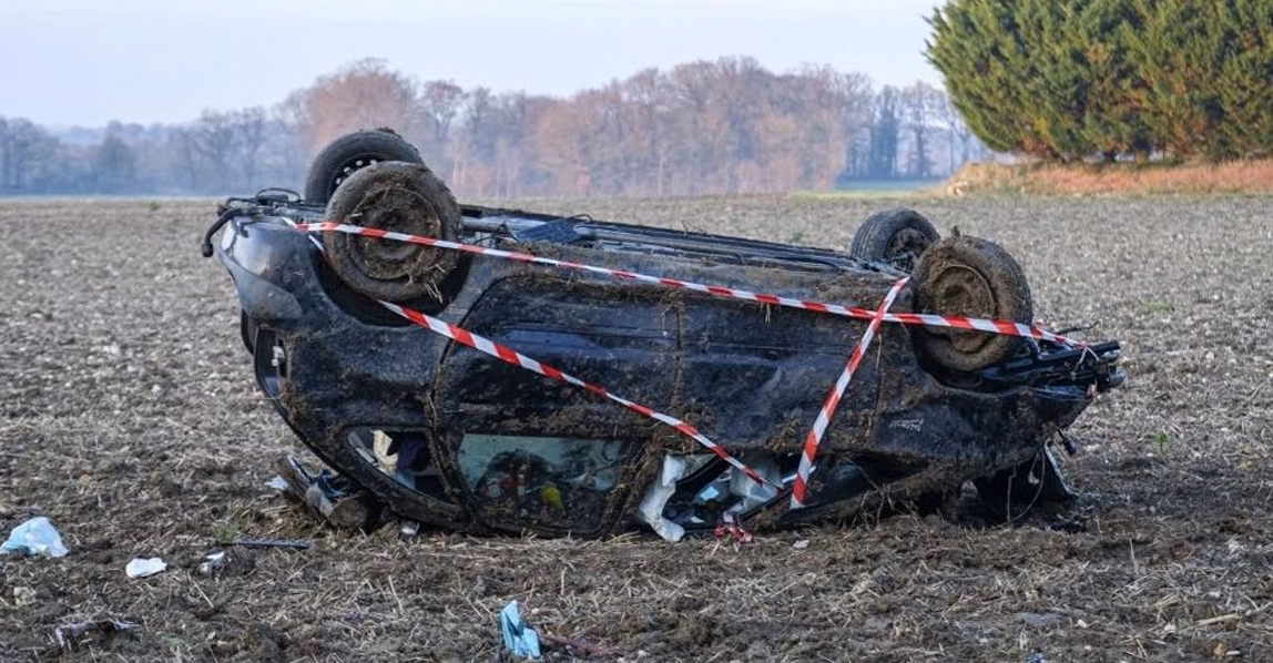 Tragique accident : une jeune motarde française de 22 ans décède après une sortie de route et une collision avec une camionnette